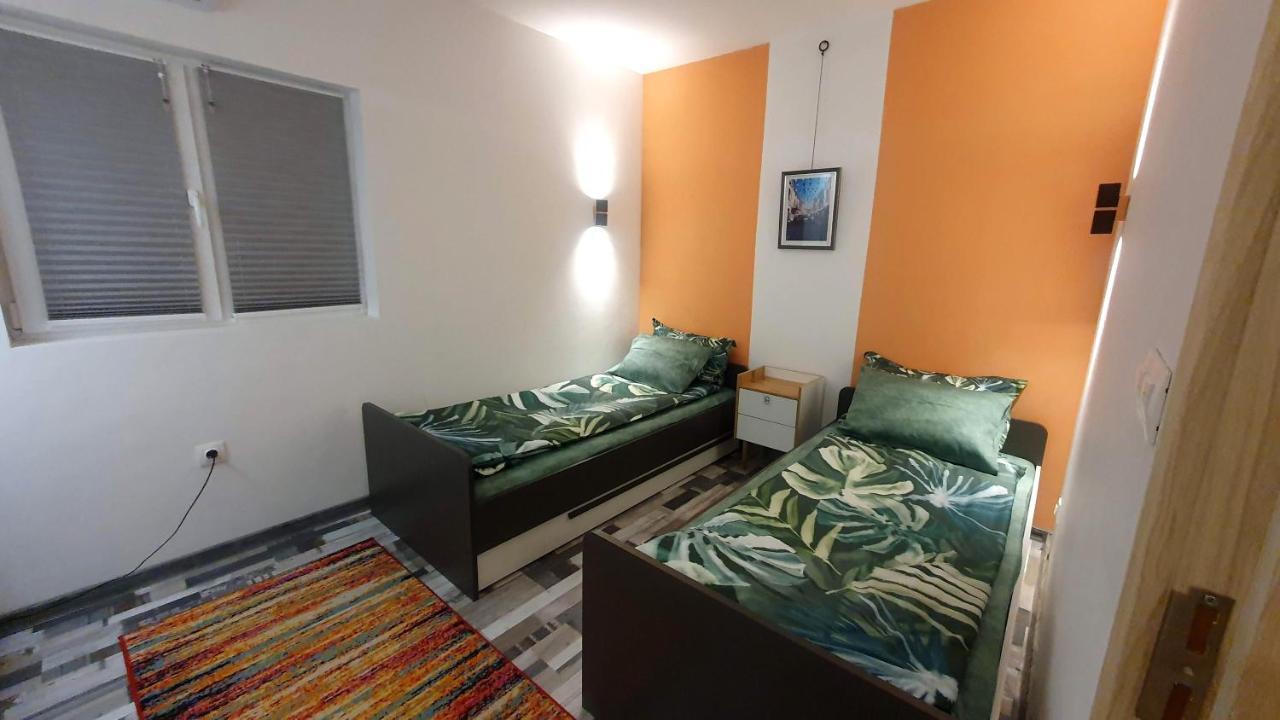 Apartament Sanny Appartamento Plovdiv Esterno foto